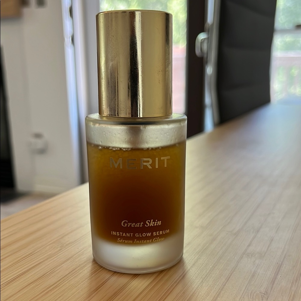 Merit Instant Glow Serum